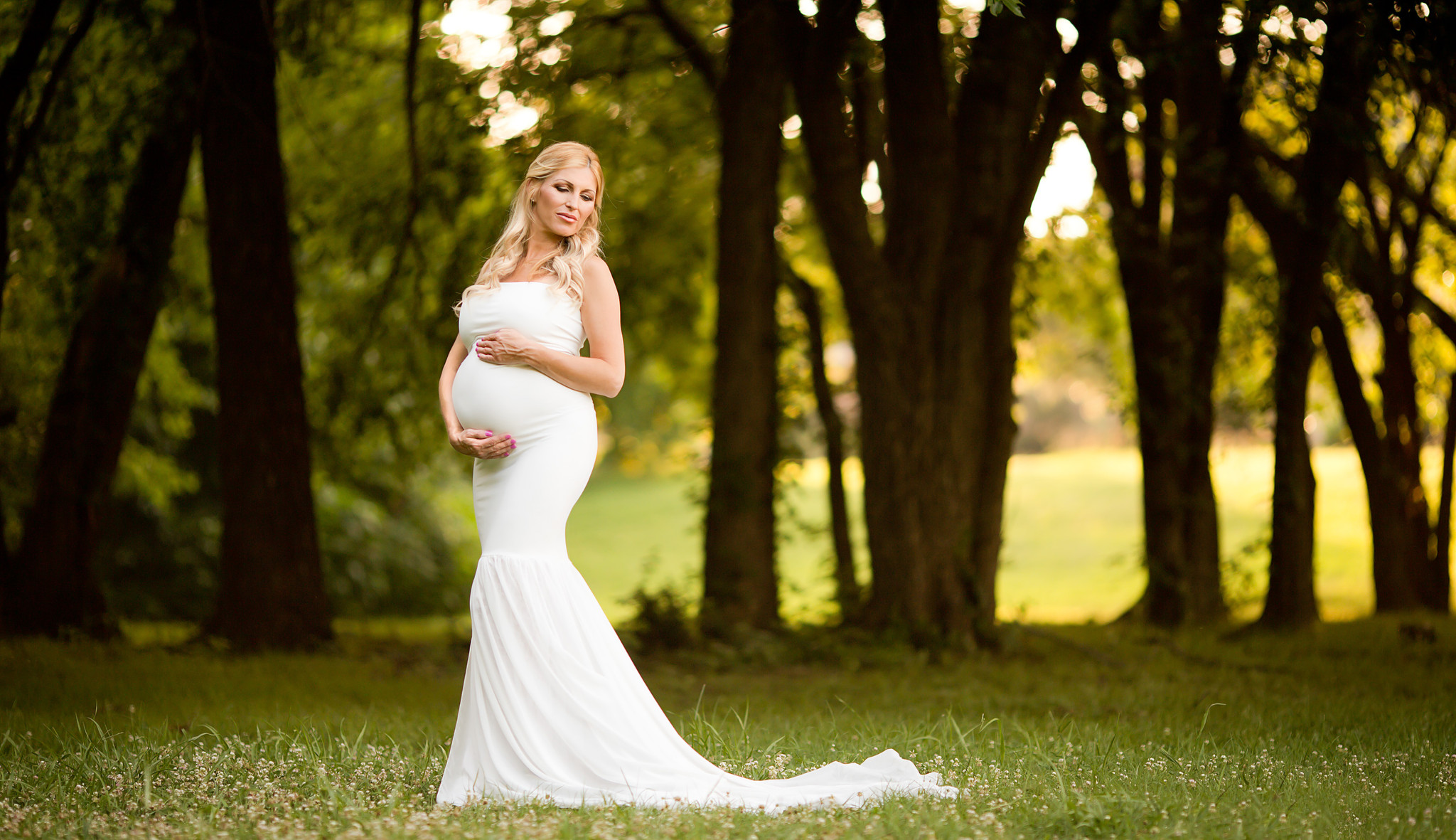 maternity white elegant outdoor woodsy Colleyville photography