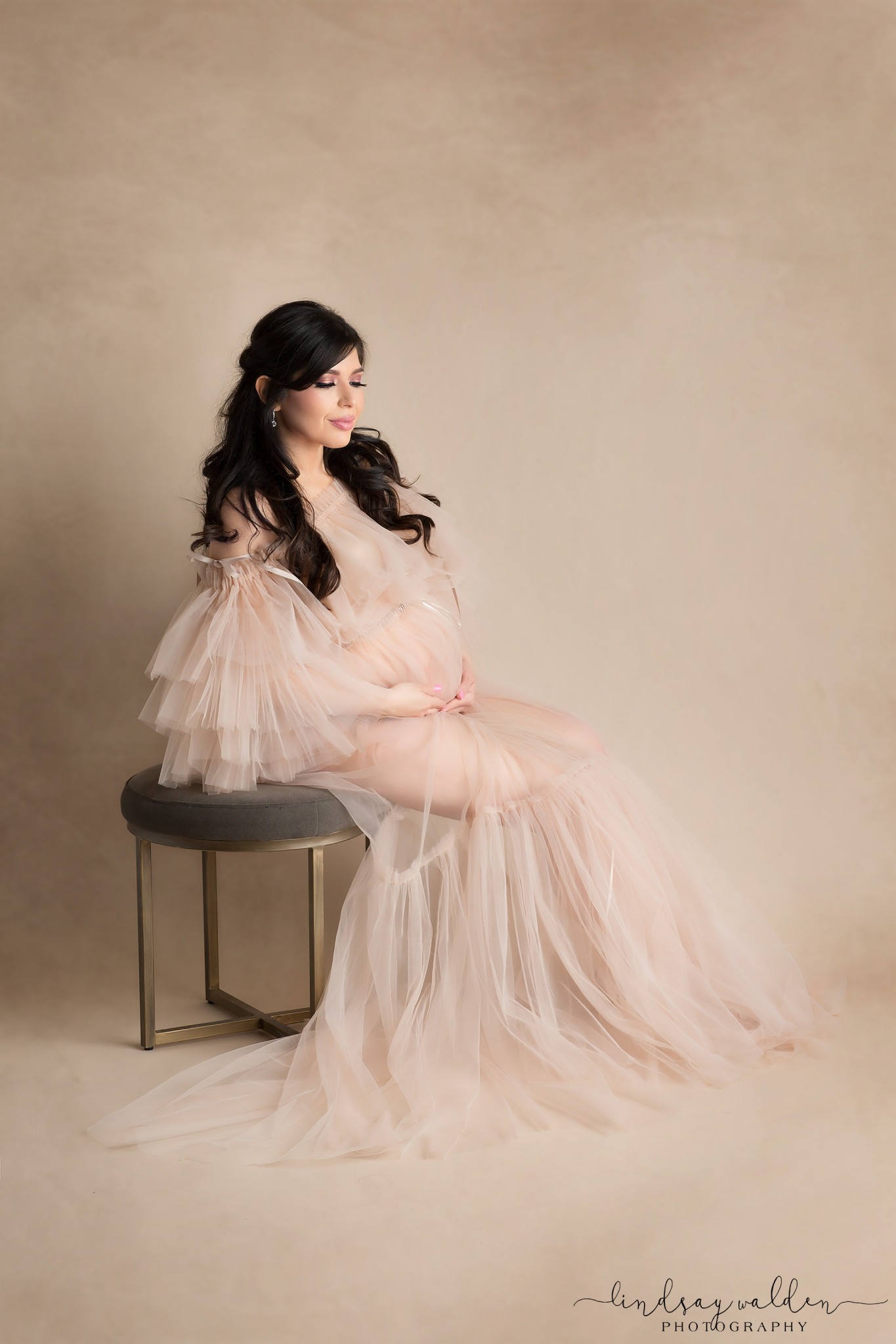 maternity photo in tulle gown dallas maternity photographer