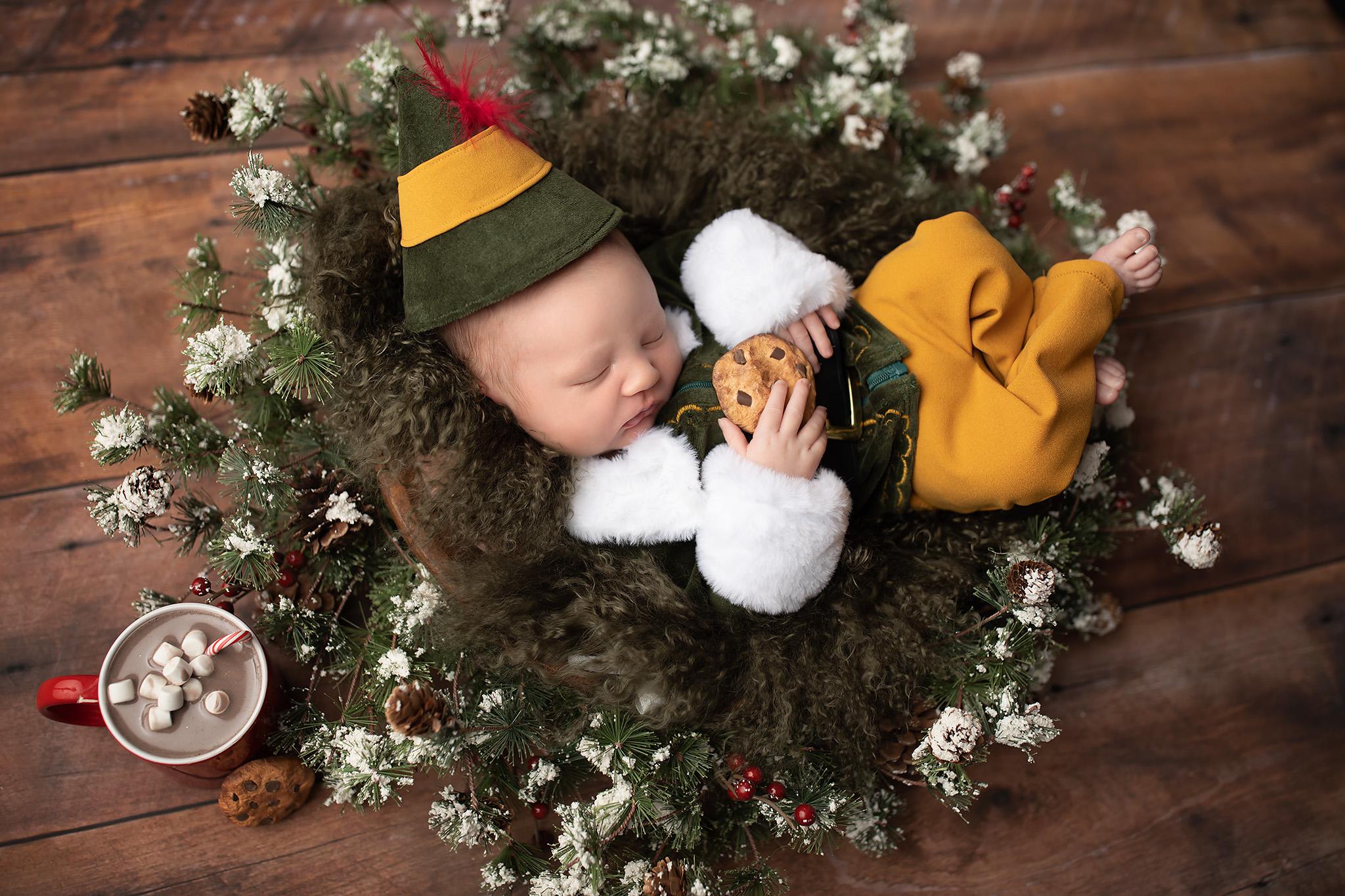 newborn holiday images